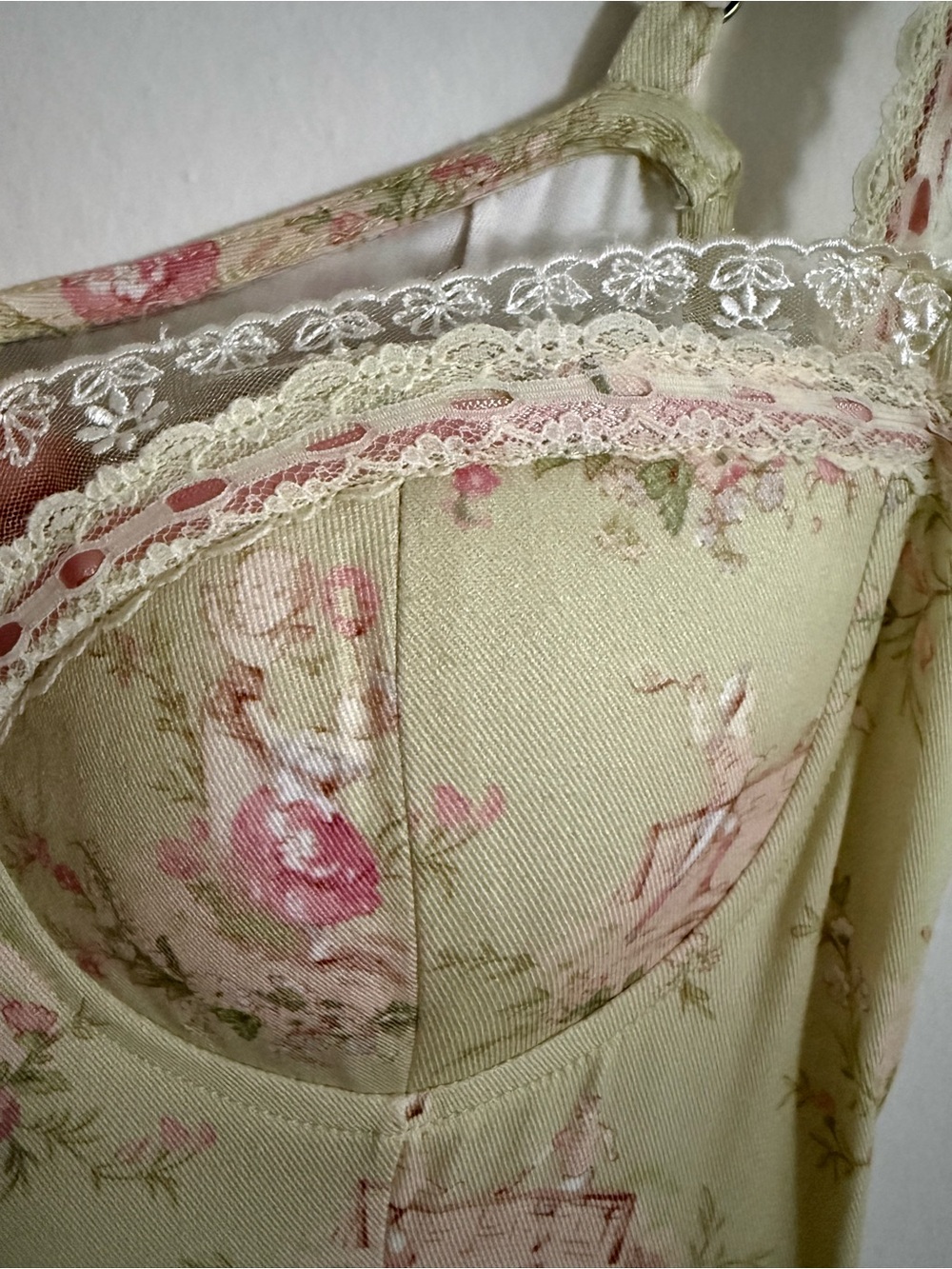 Lace made midi dress - Picture 6 of 11